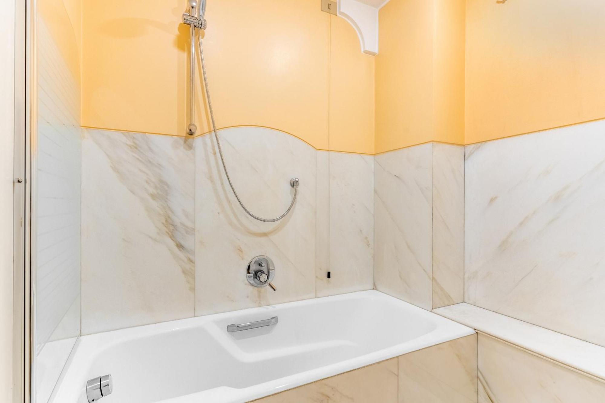 Central Luxurious Apartment Duomo A/C-Wi-Fi Free Milan Luaran gambar
