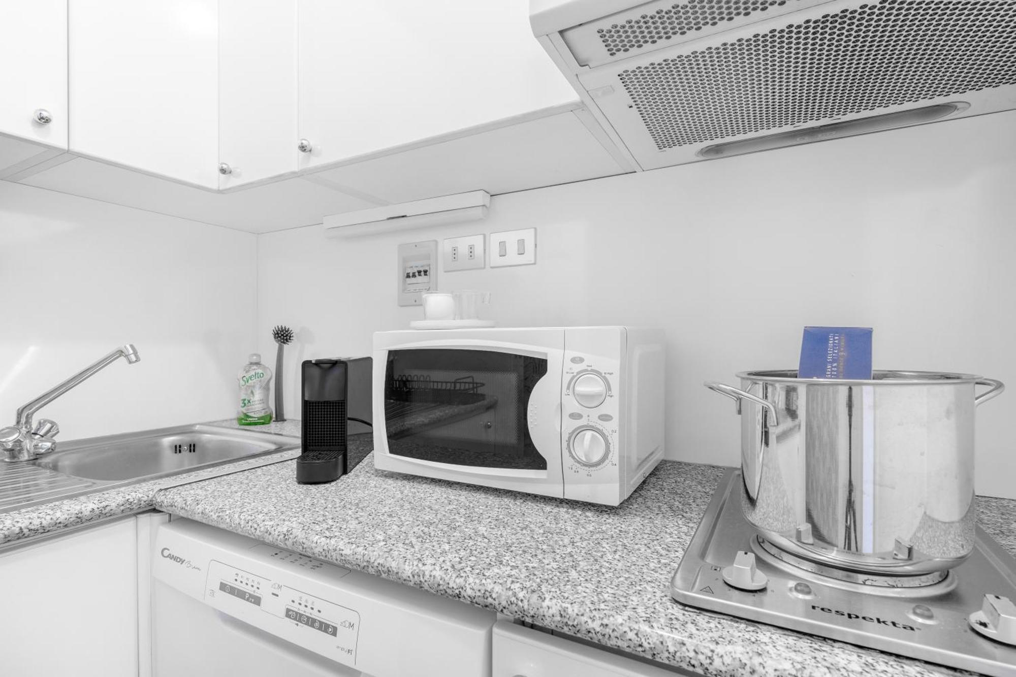 Central Luxurious Apartment Duomo A/C-Wi-Fi Free Milan Luaran gambar